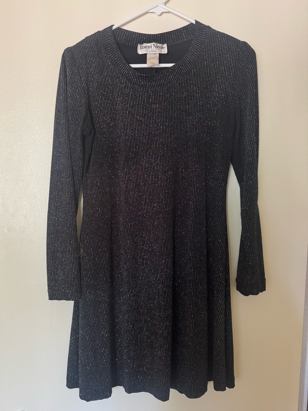 Boutique Ronni Nicole Black Sparkle Petite Long Sleeve Dress with Shoulder Pads